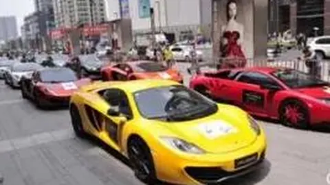 15个月后樊振东再获黄金球拍，王楠、郭斌有何观感？